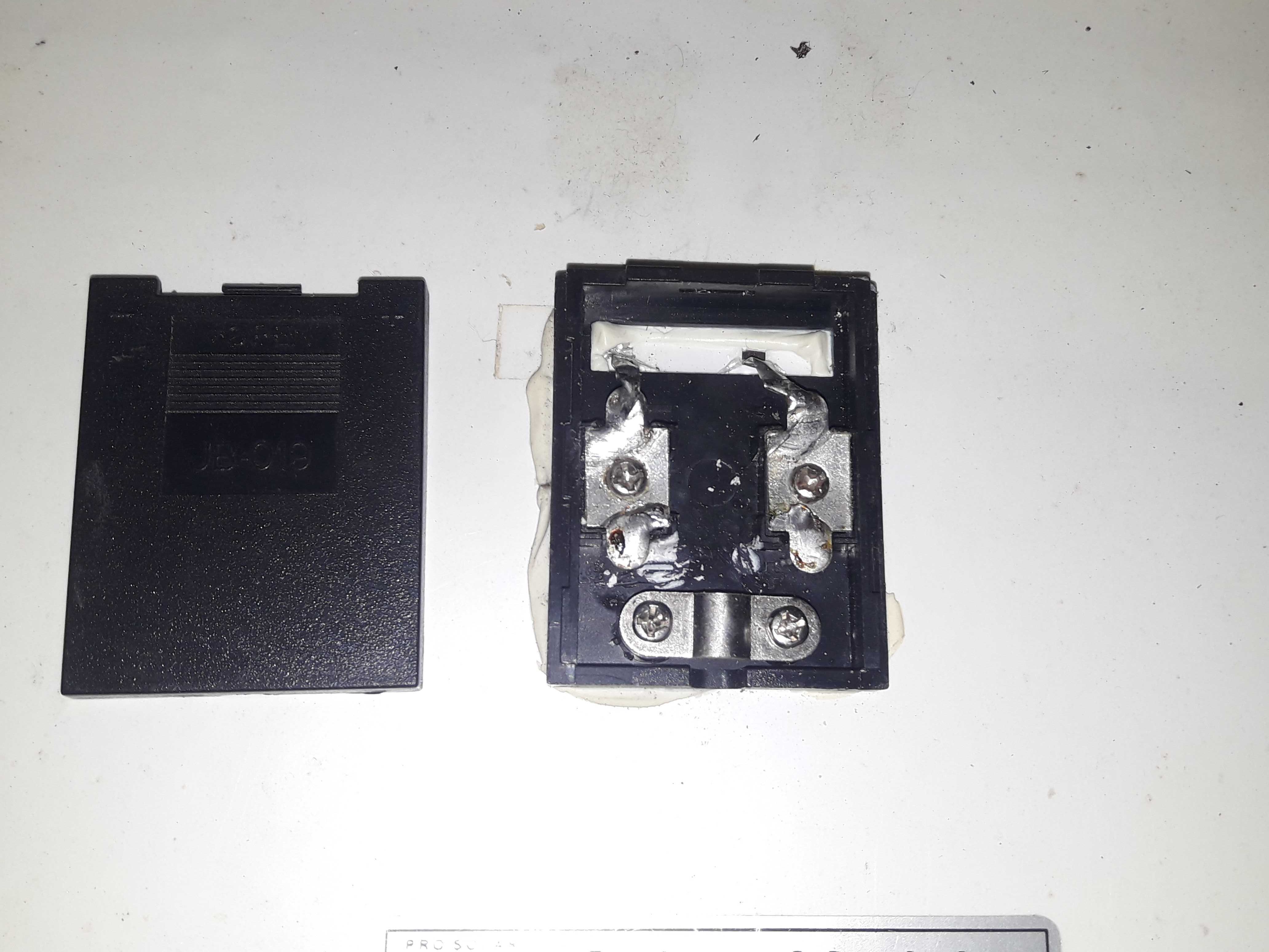 Panel solarny fotowoltaiczny Volt  P - 20W - 12v [ 465x350x17mm ]
