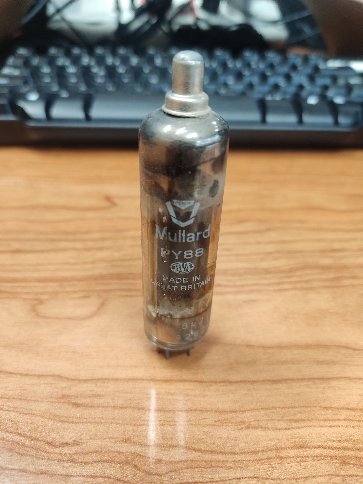 Válvula eletrónica PY88 Mullard