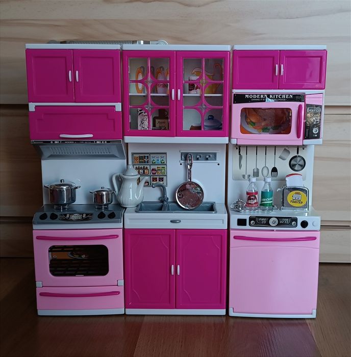 kuchnia z krzesełkami dla lalek barbie