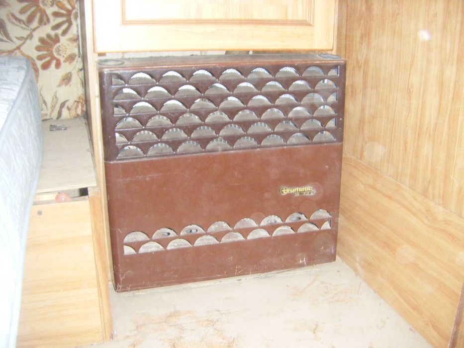 Schowek Kurnik Przyczepa  Kempingowa, Na Czesci Zamienne  Tanio