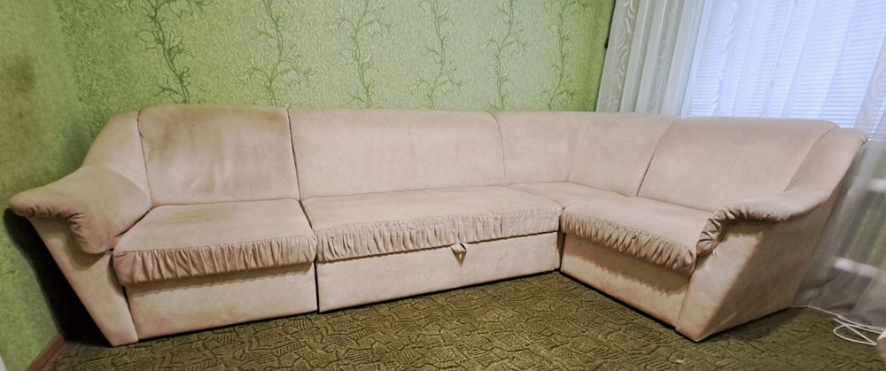 Продам рокладний диван.Є торг...