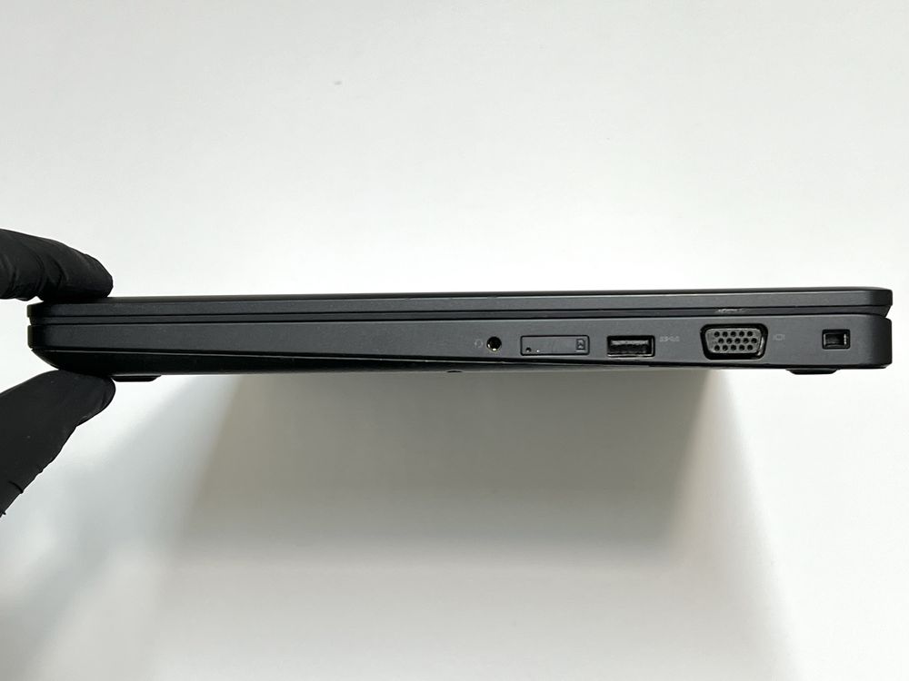 Ноутбук Dell Latitude 5590, HD, і7-8th, RAM-16Gb, SSD-256Gb(№208)