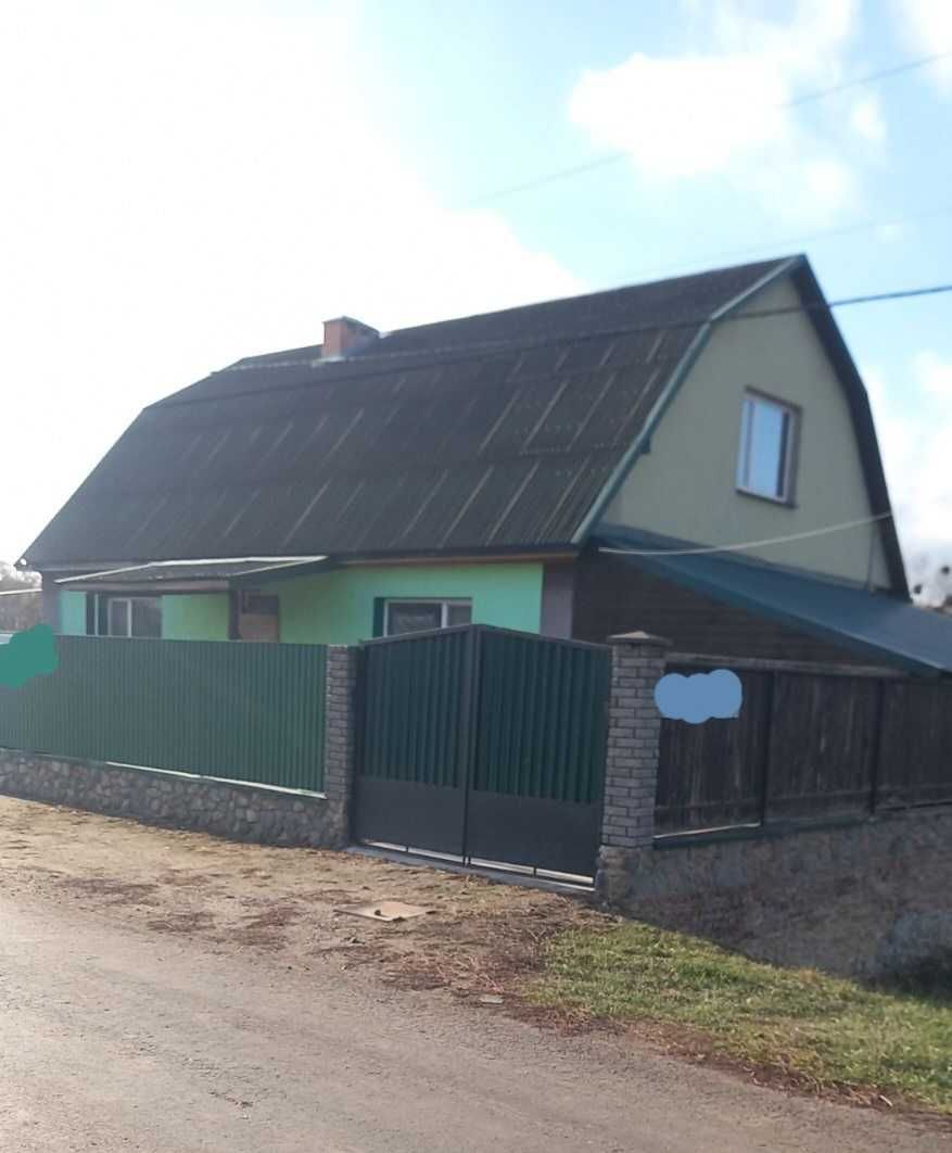 В продажу добротний будинок