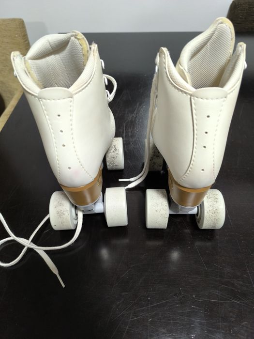 Patins praticamente novos