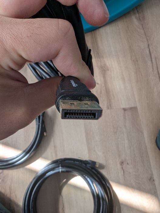 Cabos HDMI e DisplayPort de 4,6m