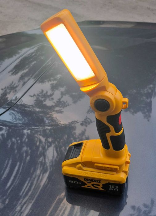 светильник для DEWALT