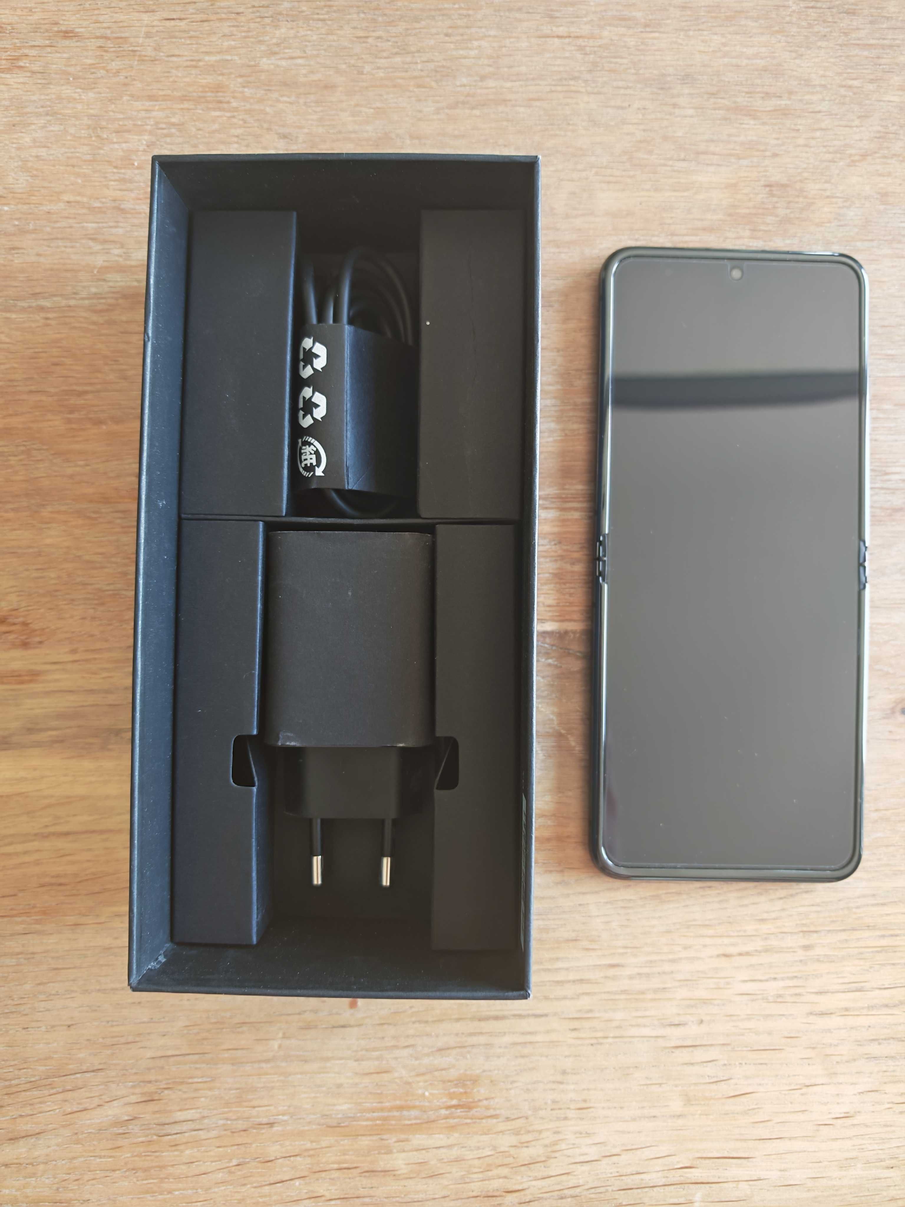 Motorola Razr 40 Ultra 8/256 stan idealny