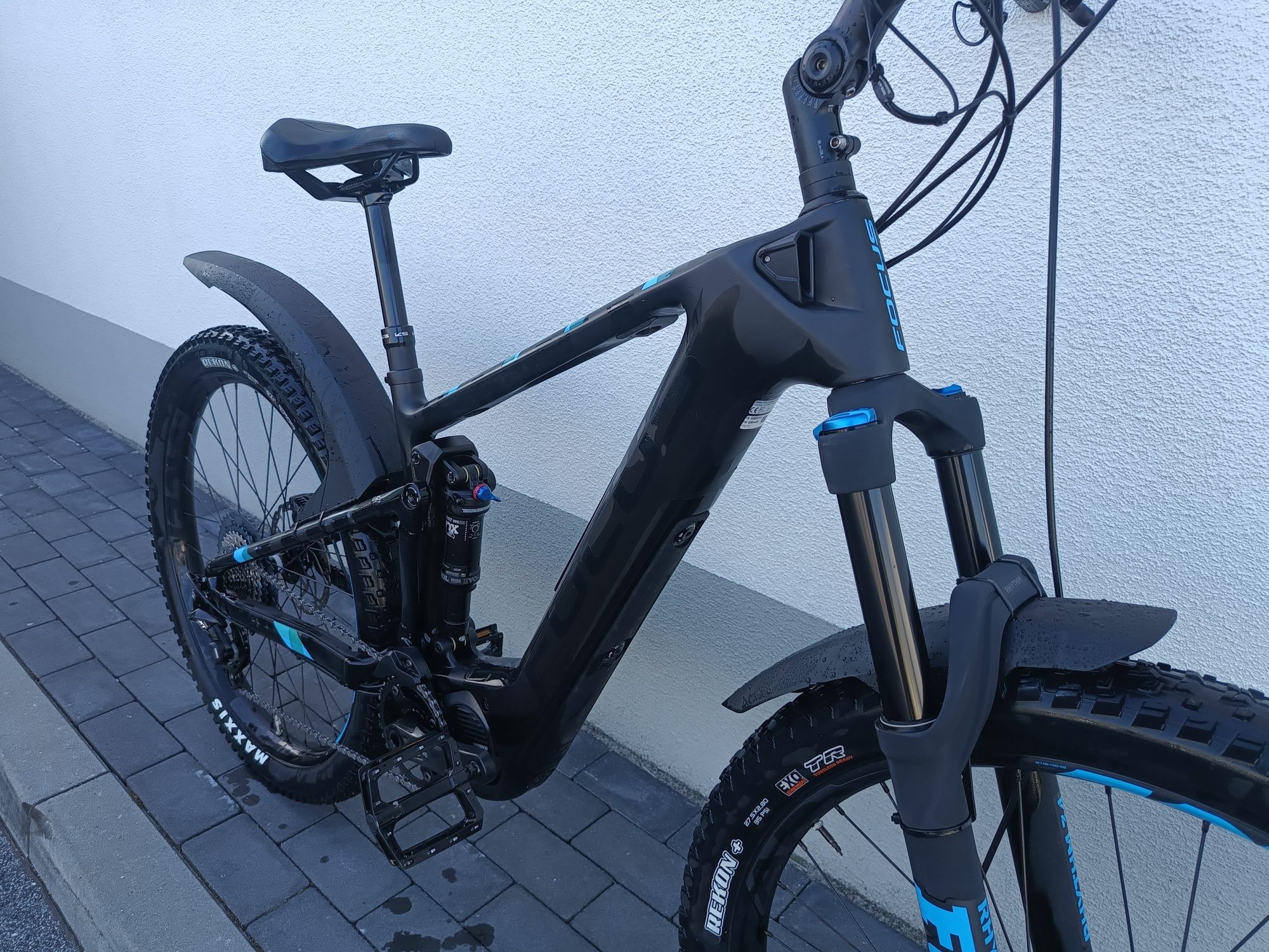 Focus Jam 2 Carbon 27.5 Plus Novatec Fox Deore XT
