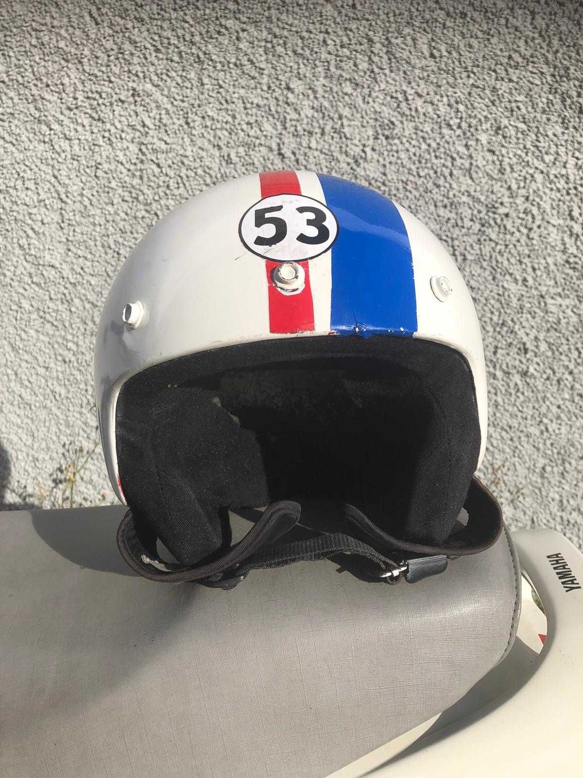 Mota Yamaha 50R AXIS com capacete