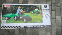 Traktor z przyczepą Dolu