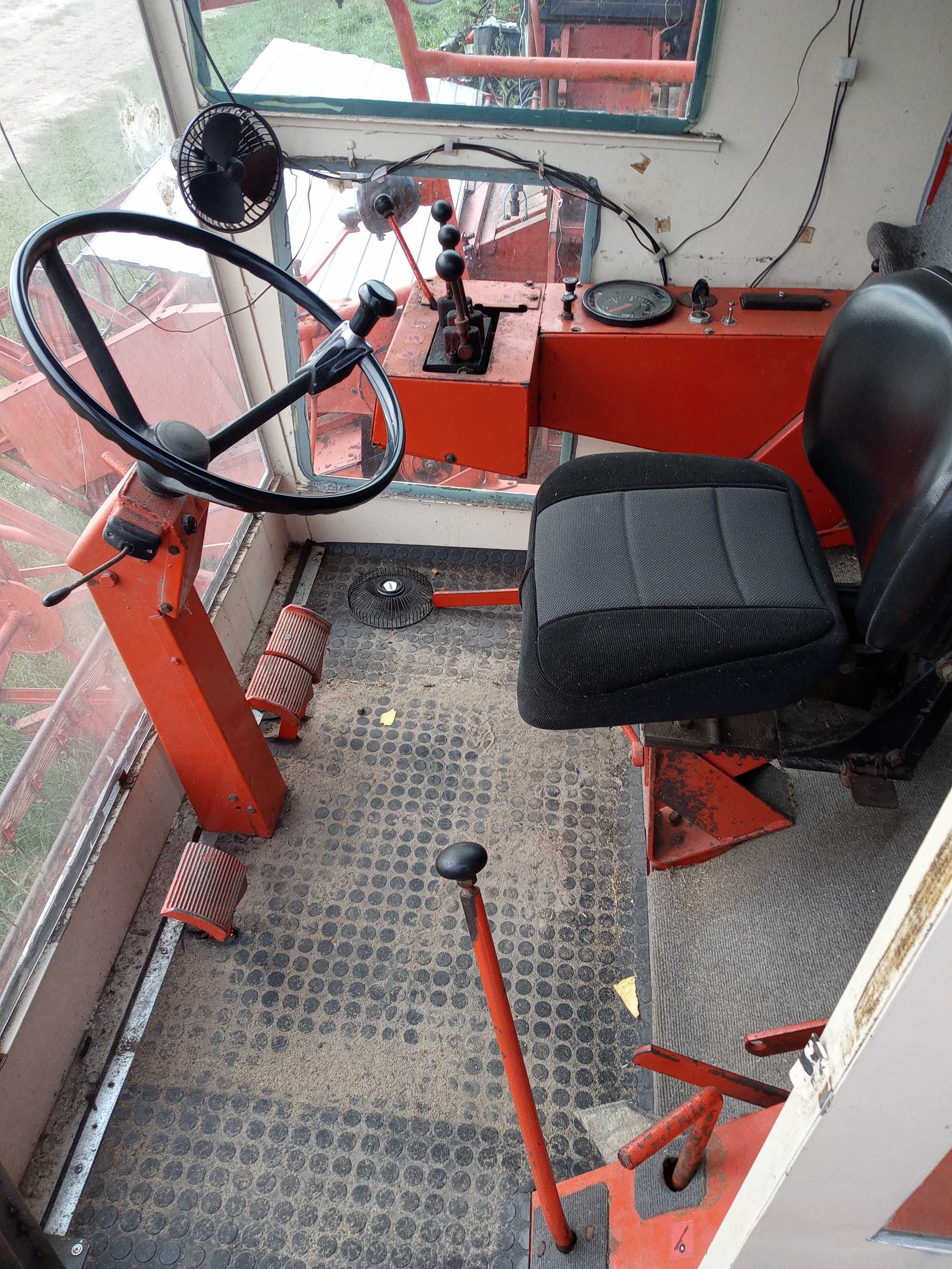 Kombajn Massey Ferguson 186 Fahr