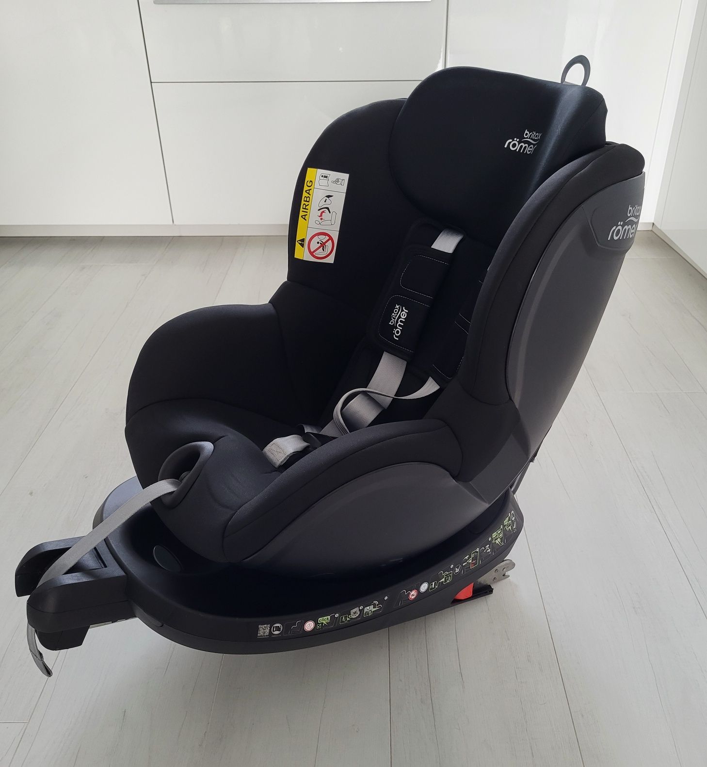 Britax Römer Romer Dualfix 2R Cosmos Black fotelik samochodowy 0-18 kg