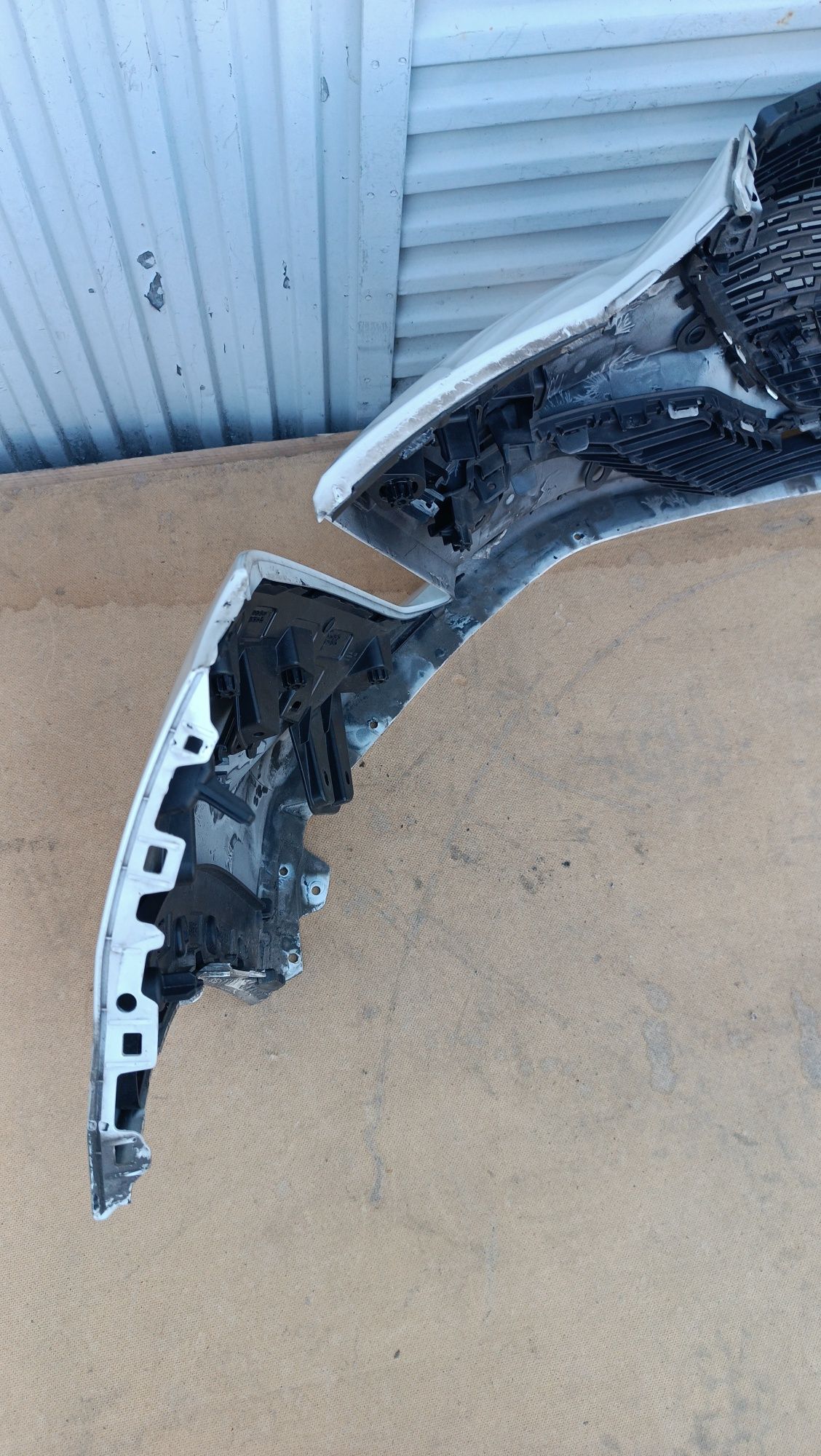Vendo parachoque de frente Peugeot 208 ano 2019
