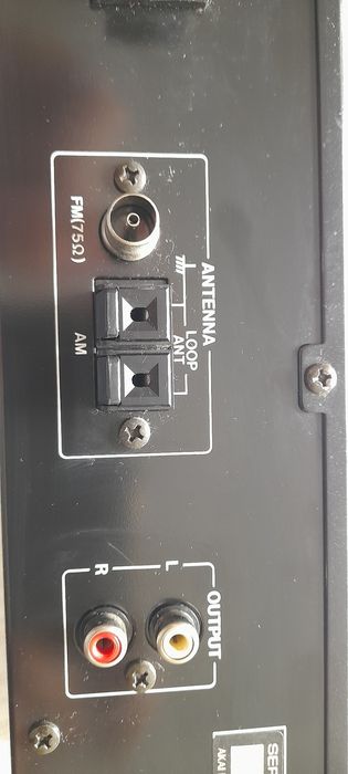 Akai Tuner AT 52