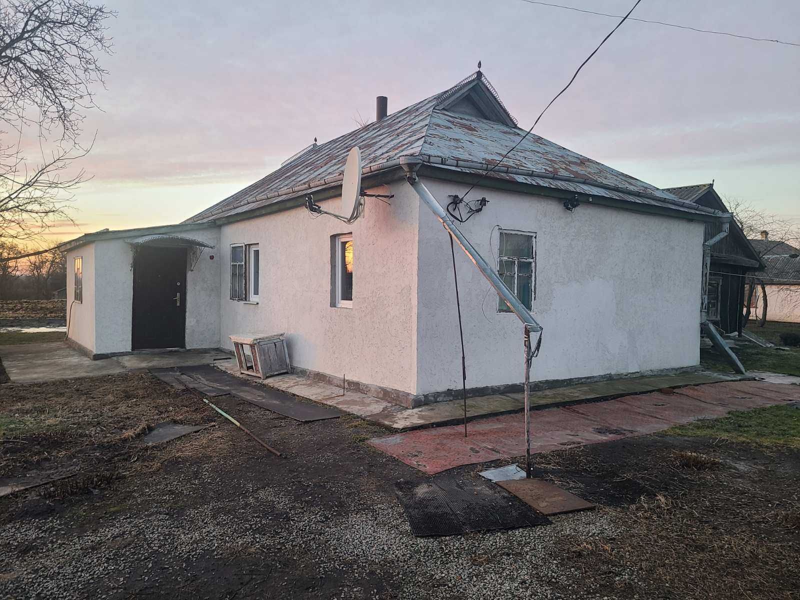 Будинок в селі Положаї