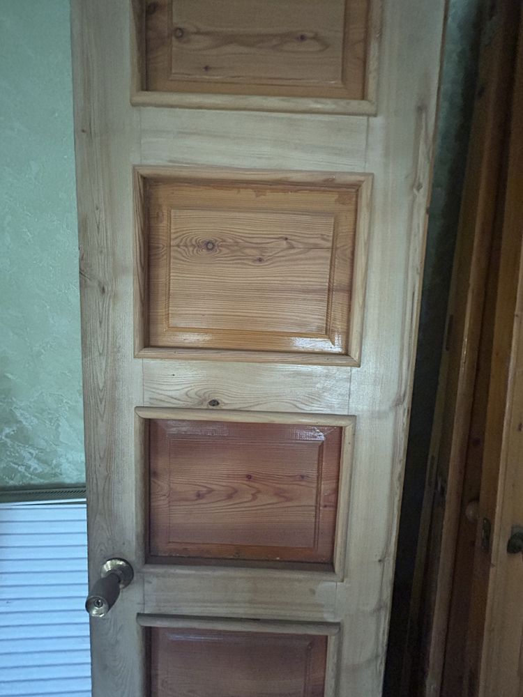 Сиочно Продам деревяні двері