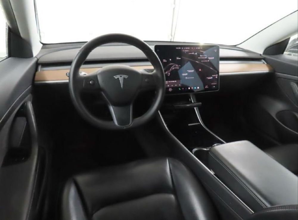 TESLA MODEL 3 STANDARD PLUS