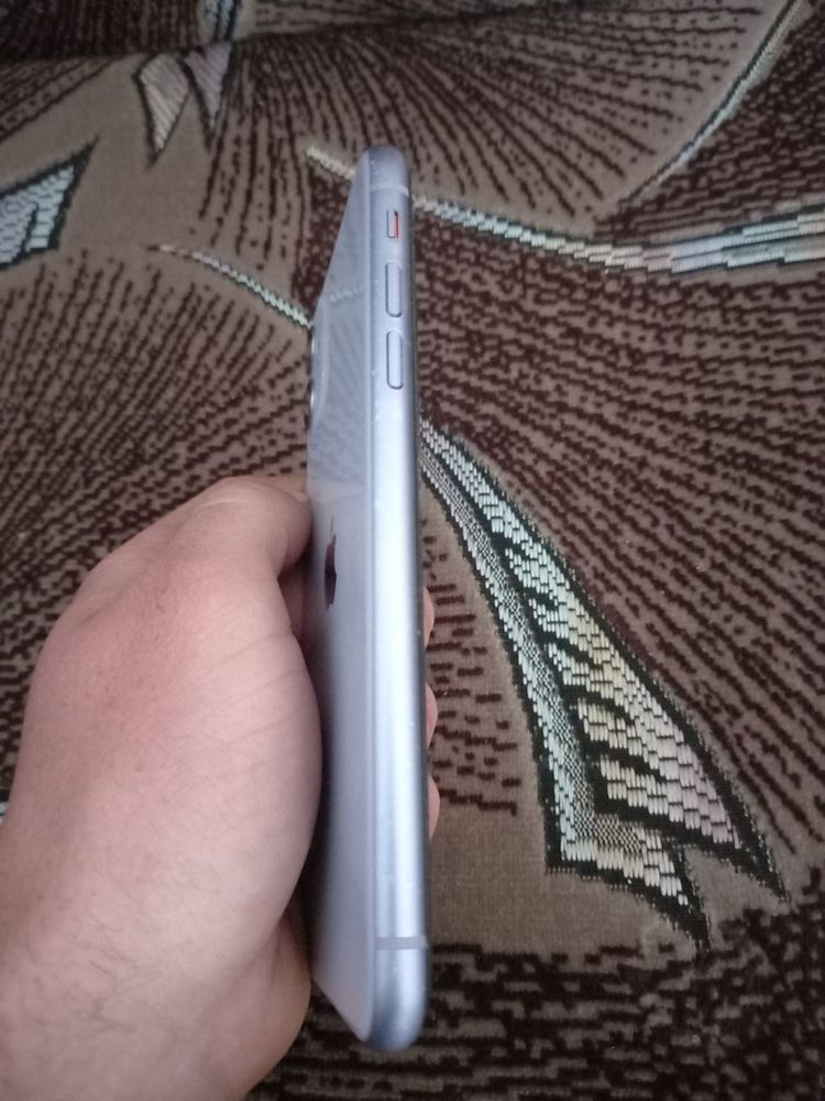 Продам iphone 11