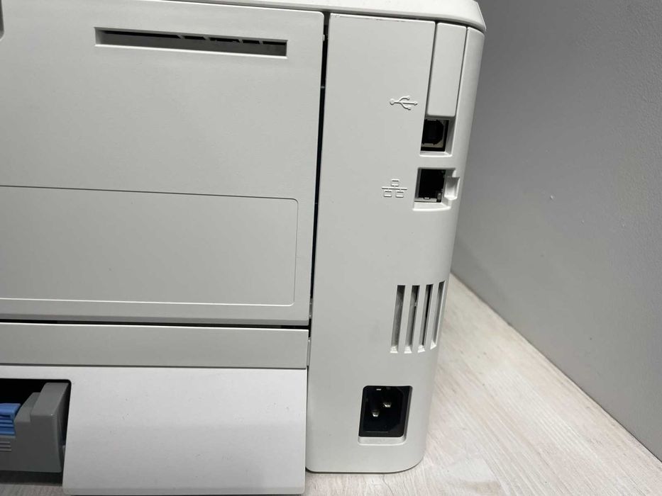 HP LaserJet M404dn офісний принтер з автоматичним двостороннім друком