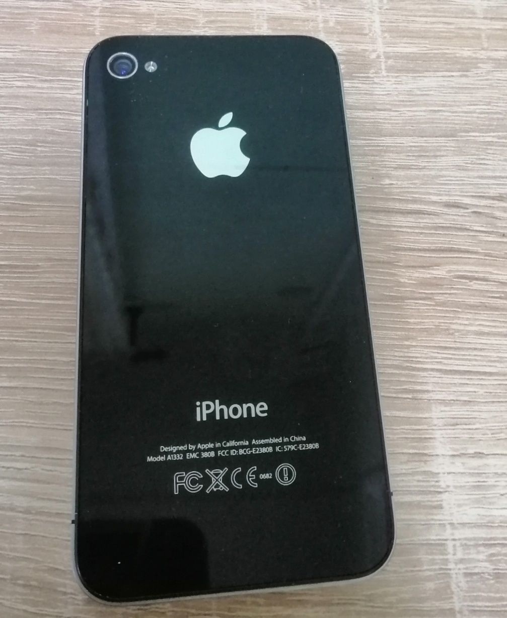 Продам iPhone в отличном состоянии