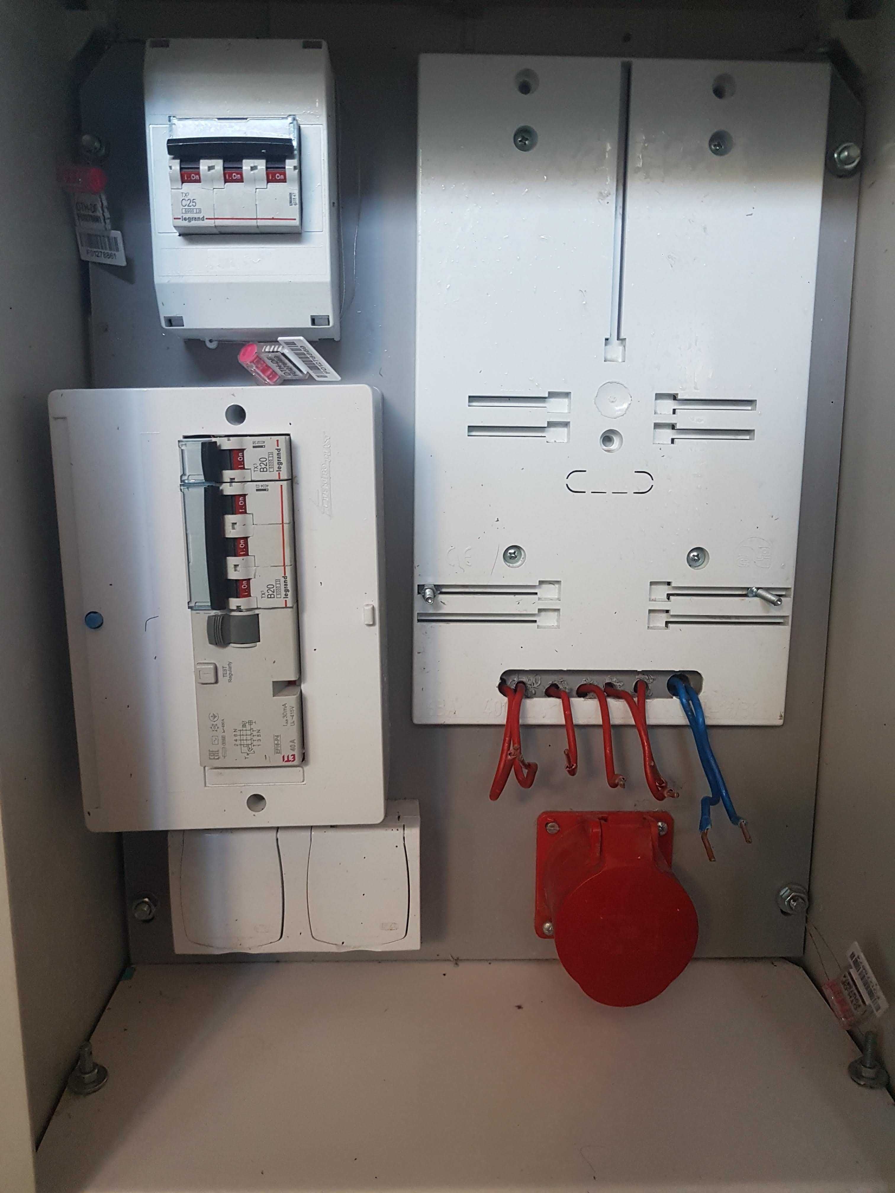 Skrzynka budowlana elektryczna
