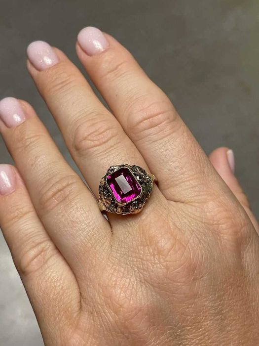 Przedwojenny Złoty Pierścionek - Wina Czar - 14K - 4,66g - Kraków