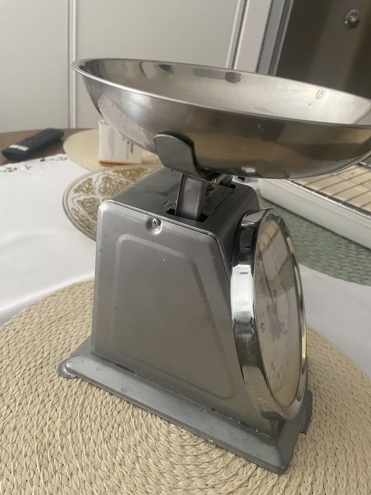Waga kuchenna retro