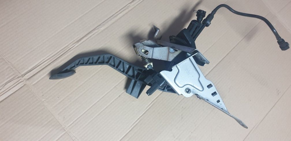 Ford Focus mk3 pedał sprzęgła pompka przewód