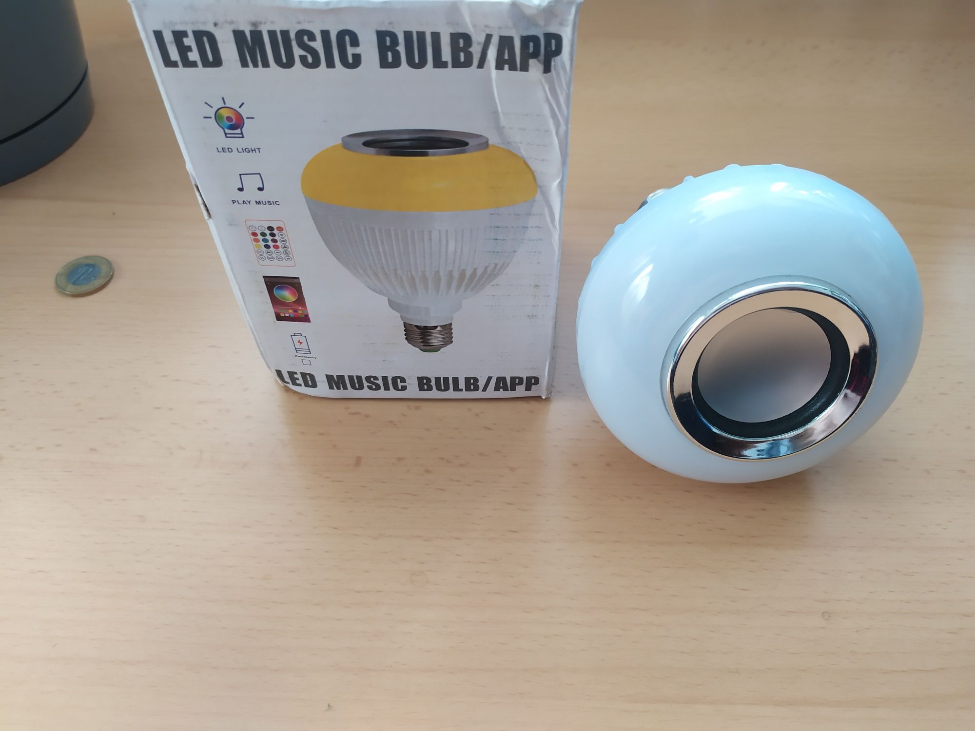 LED Bluetooth Żarówka z głośnikiem