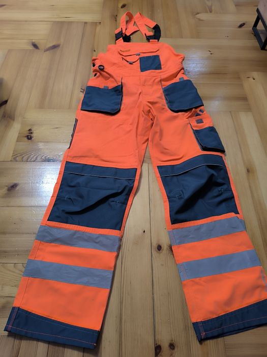 Spodnie robocze męskie na szelkach