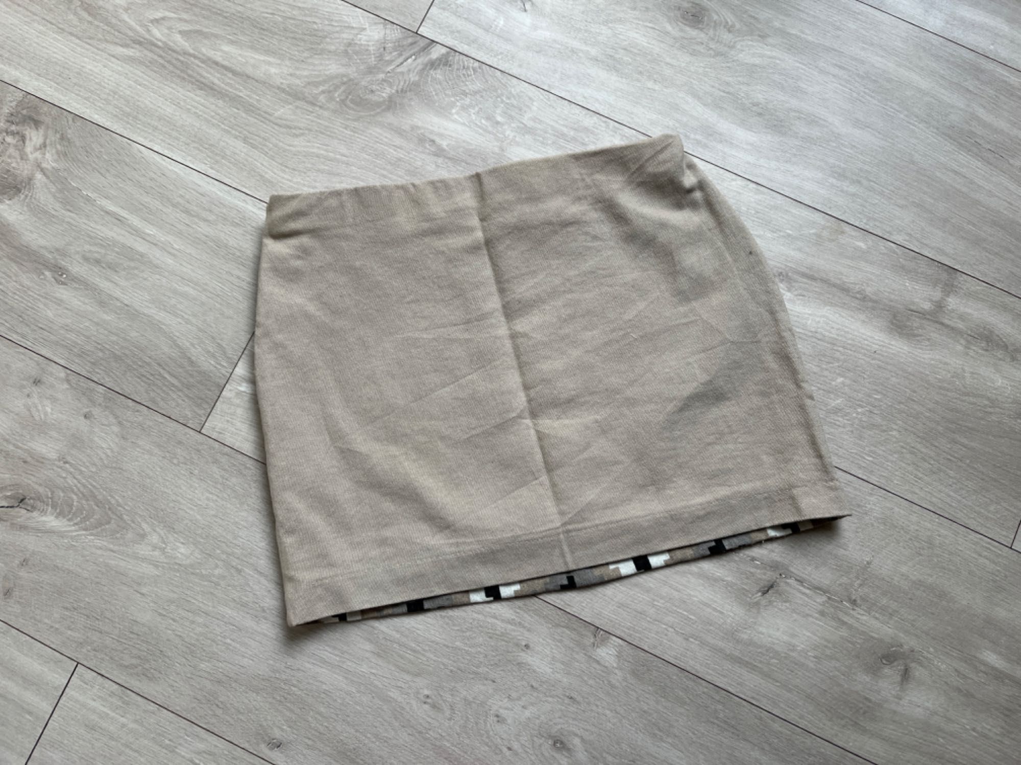 Zara elegancka spódnica mini z koralików XS 34 beżowa