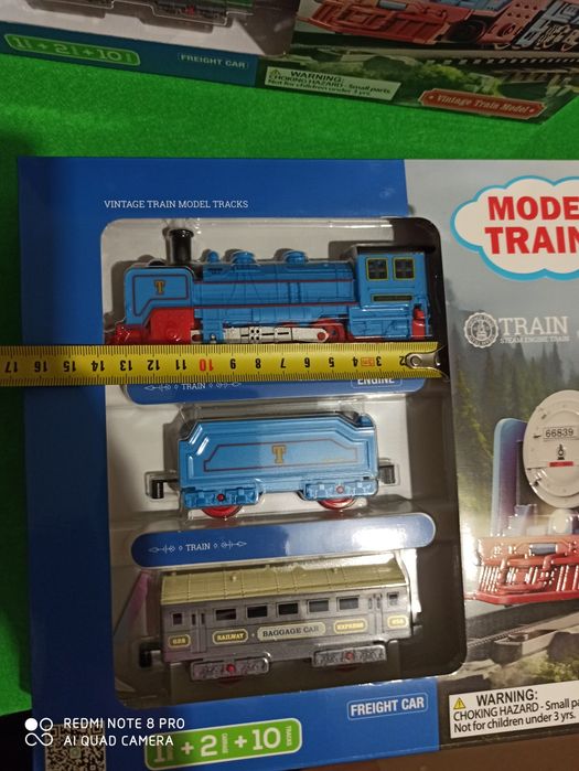 Залізна дорога поїзд з вагонами потяг железная дорога паровозик Томас