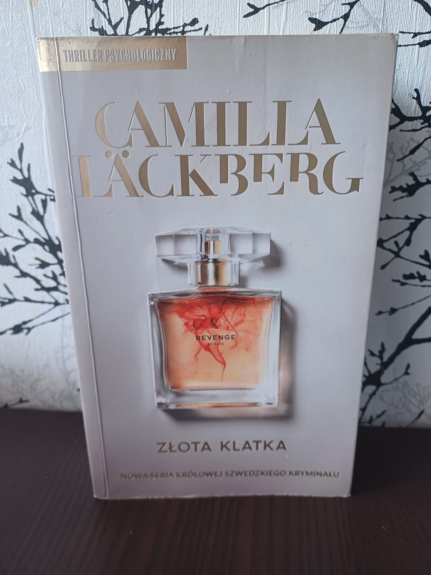 Książka Złota Klatka, Camilla Lackberg, thriller