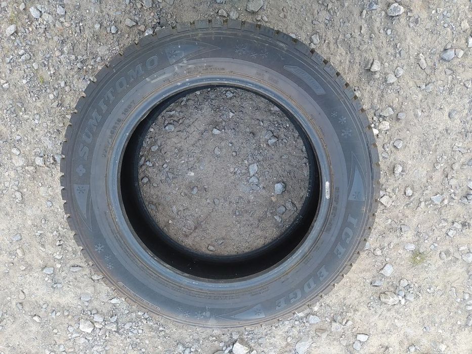Sumitomo ice edge    225/60 R18 100T   2szt  7mm  BDB Stan