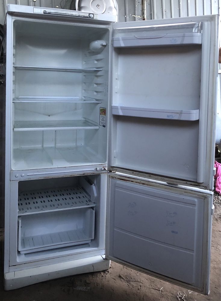 Холодильник Indesi