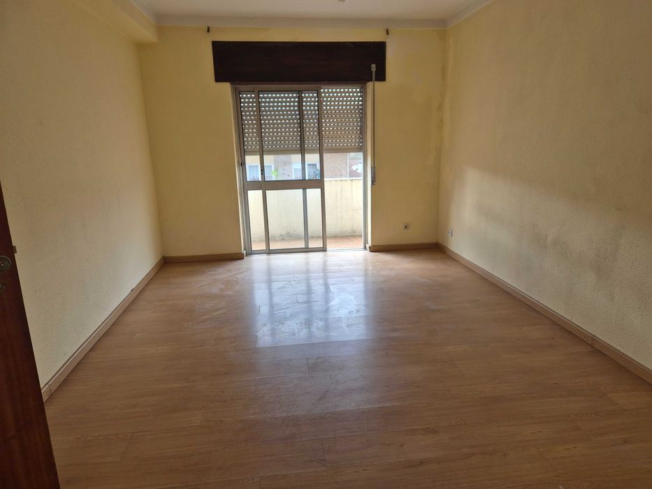 Arrenda se Apartamento T2