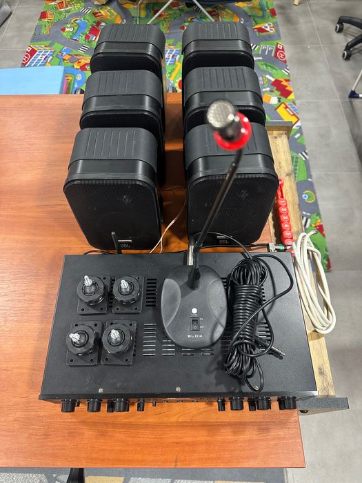 Kolumny JBL nagłośnienie sklepu, kawiarni, hali z mikrofonem