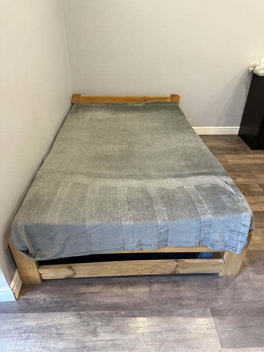 Łóżko drewniane 120x200 z materacem