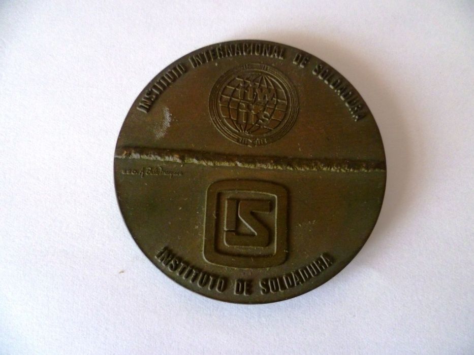 5 Medalhas: José Aurélio, Charters de Almeida, T. Lapa, A. Belo