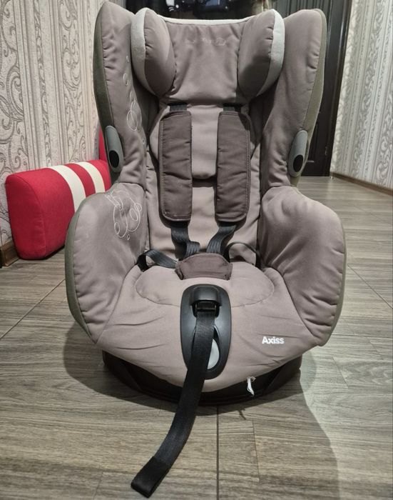 Автокрісло Bebe Confort Axiss