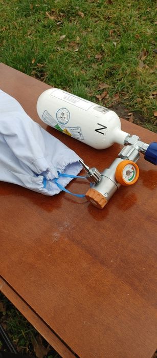 Butla tlenowa 2l.z reduktorem i osprzętem