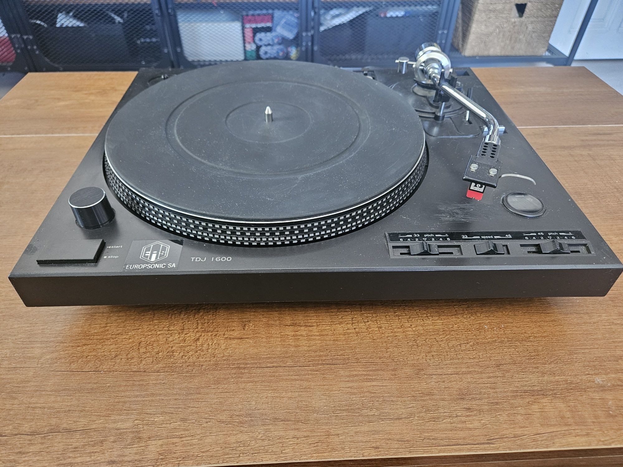 Gira discos Europsonic model TDJ I600