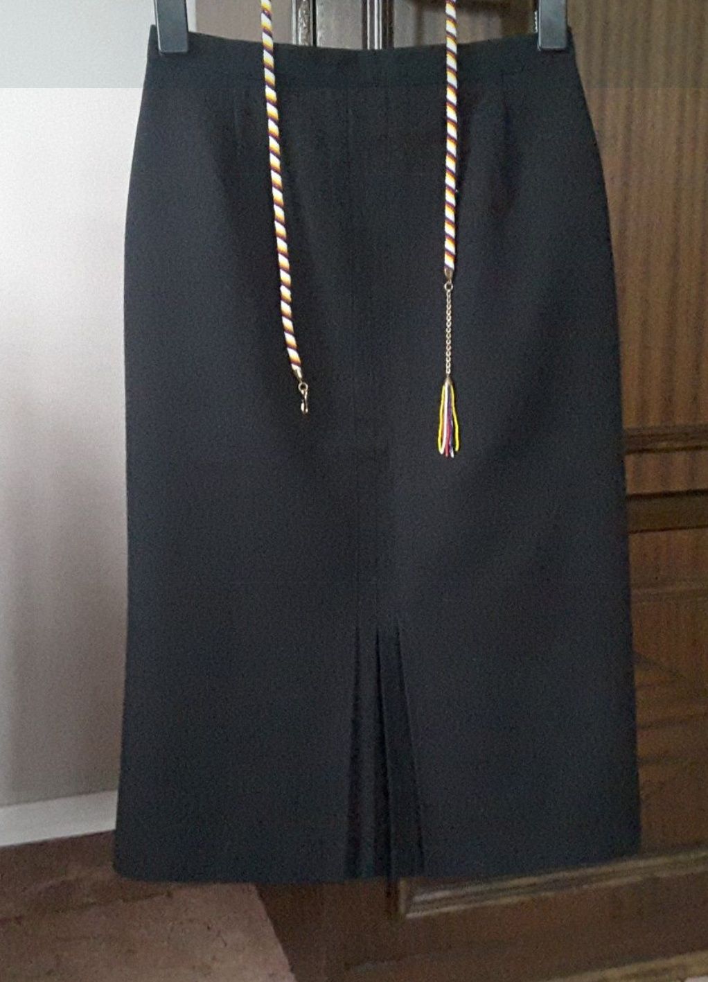 Elegancka czarna spódnica midi , rozmiar S M