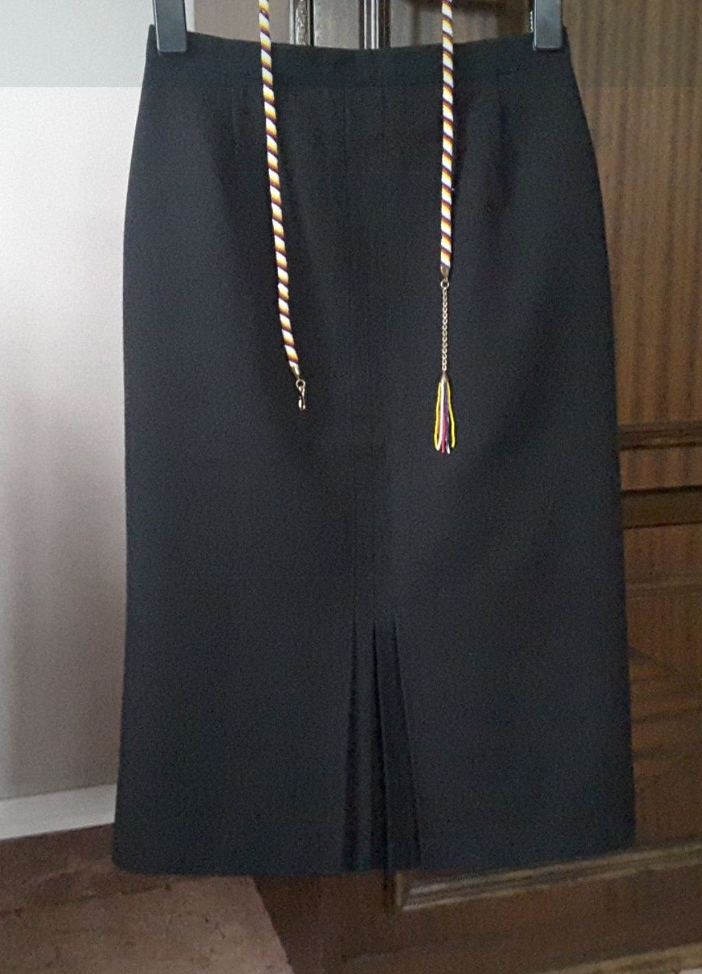 Czarna spódnica klasyczna midi , rozmiar S M