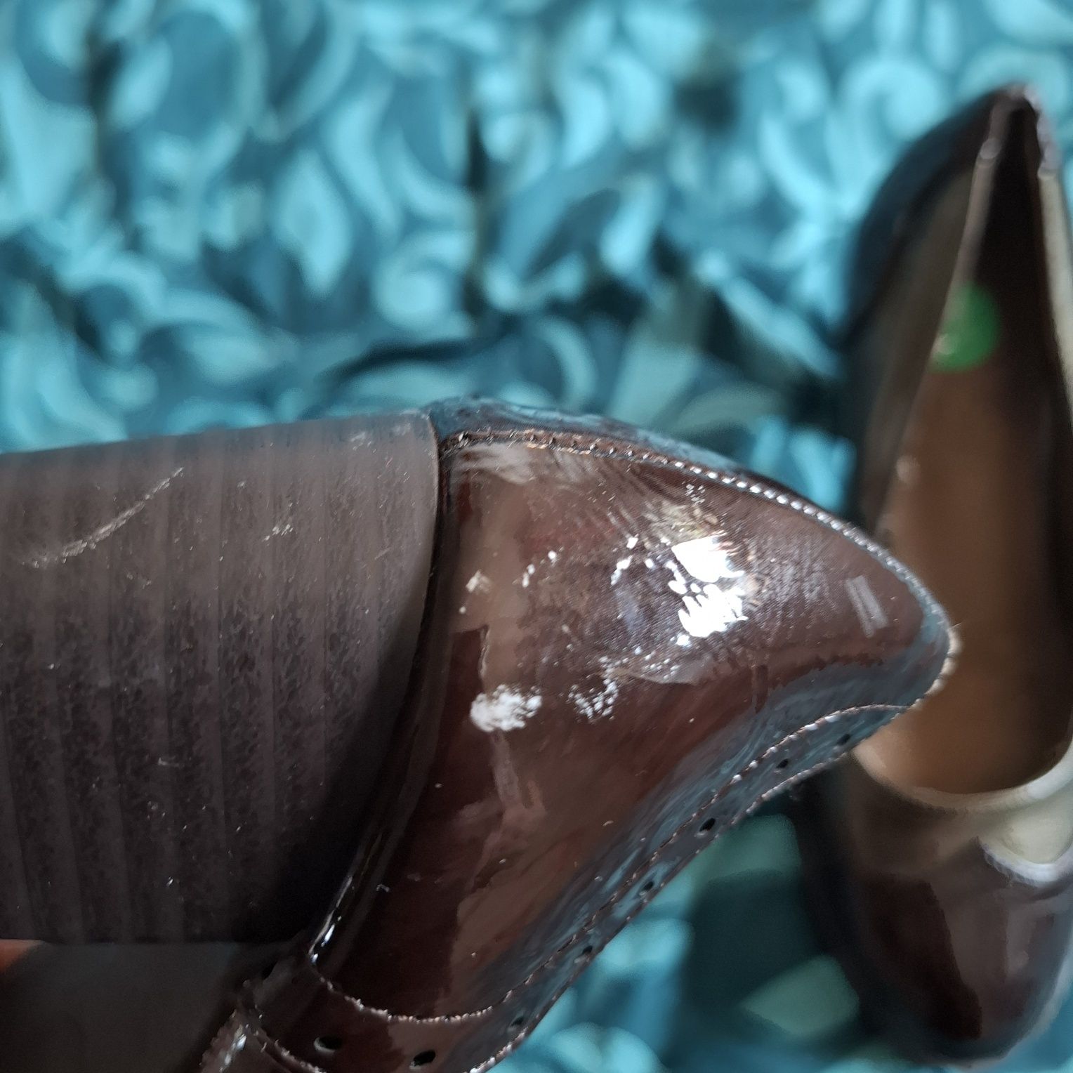 Brązowe lakierowane buty na obcasie kylie rozmiar 37