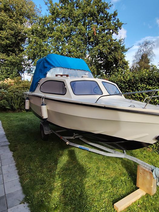 Łódź kabinowaSCHETLAND 535