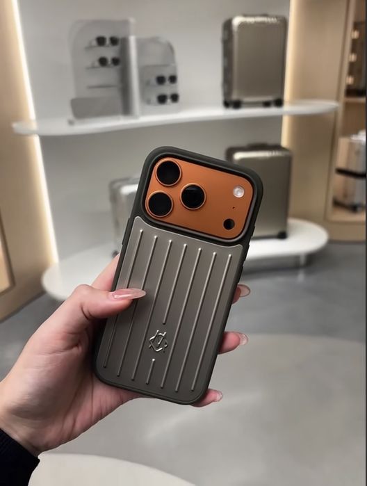 Чехол на iphone rimowa 17 pro max 17 pro titanium