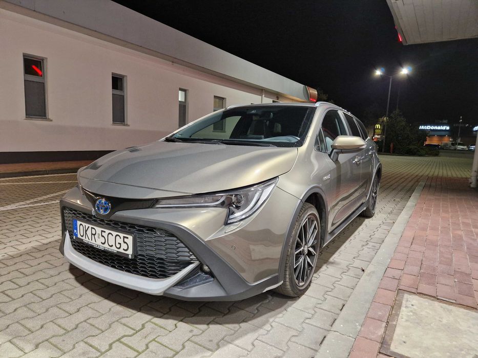 Toyota Corolla 2.0. - 184 KM Trek.  Kupiona w salonie, gwarancja.