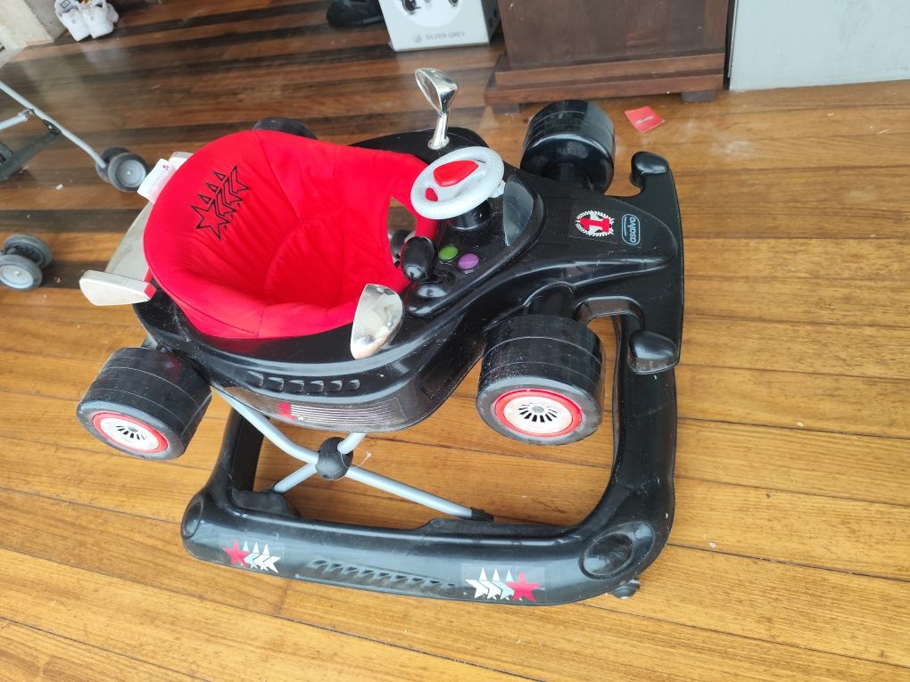 Aranha de bebe em formato de carrinho formula 1