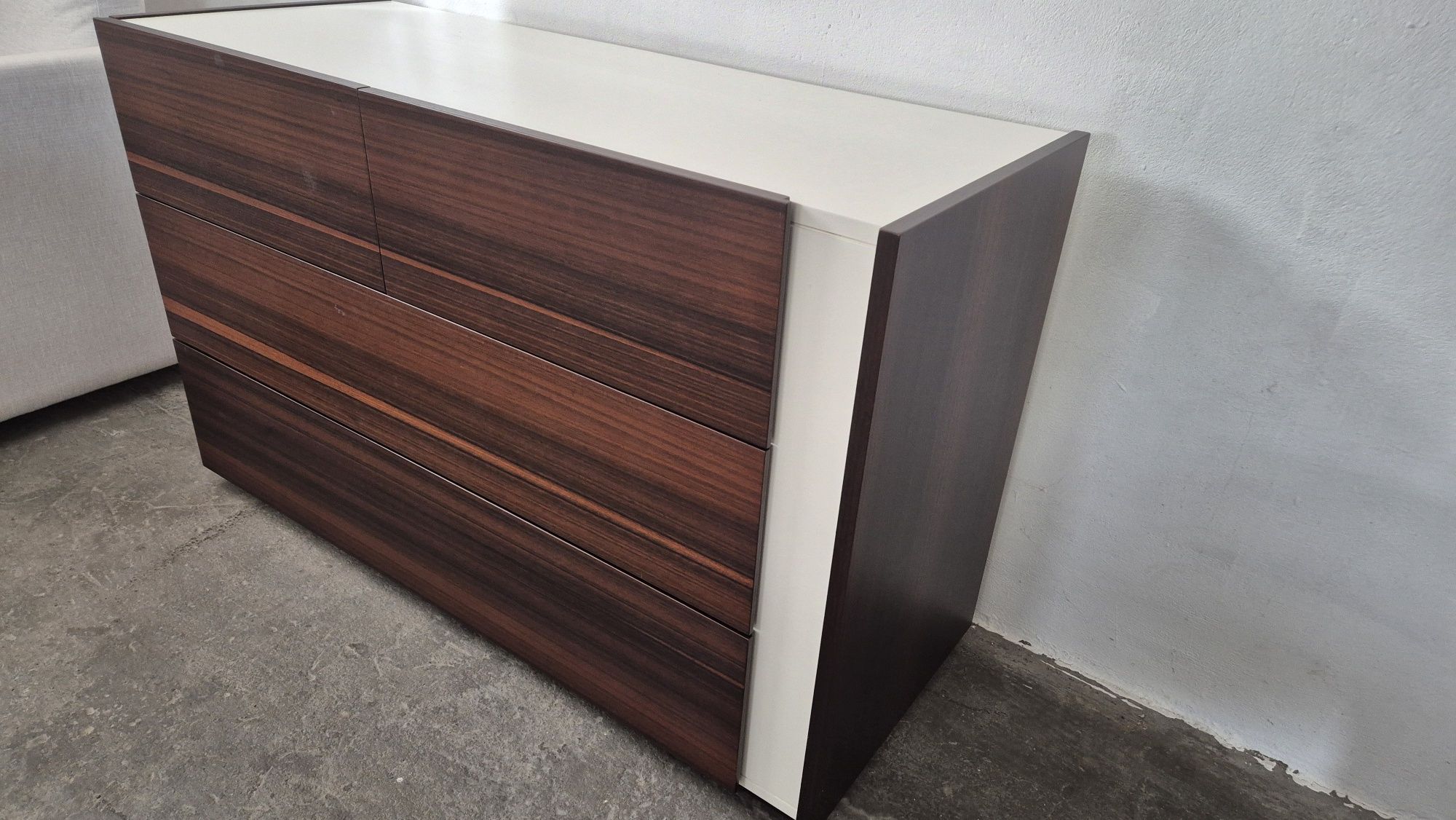 Cómoda 4Gavetas Eucalipto Fumado e Lacado Beige